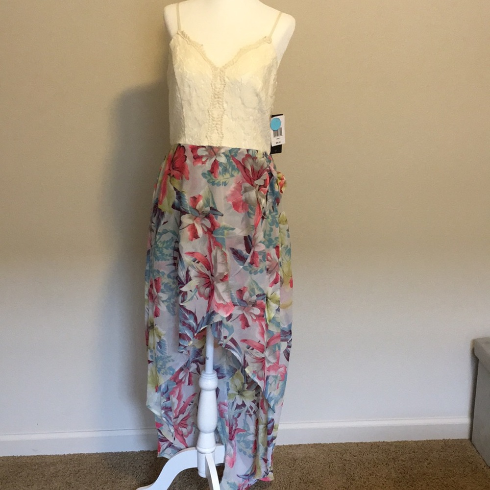 embroidered top romper size L